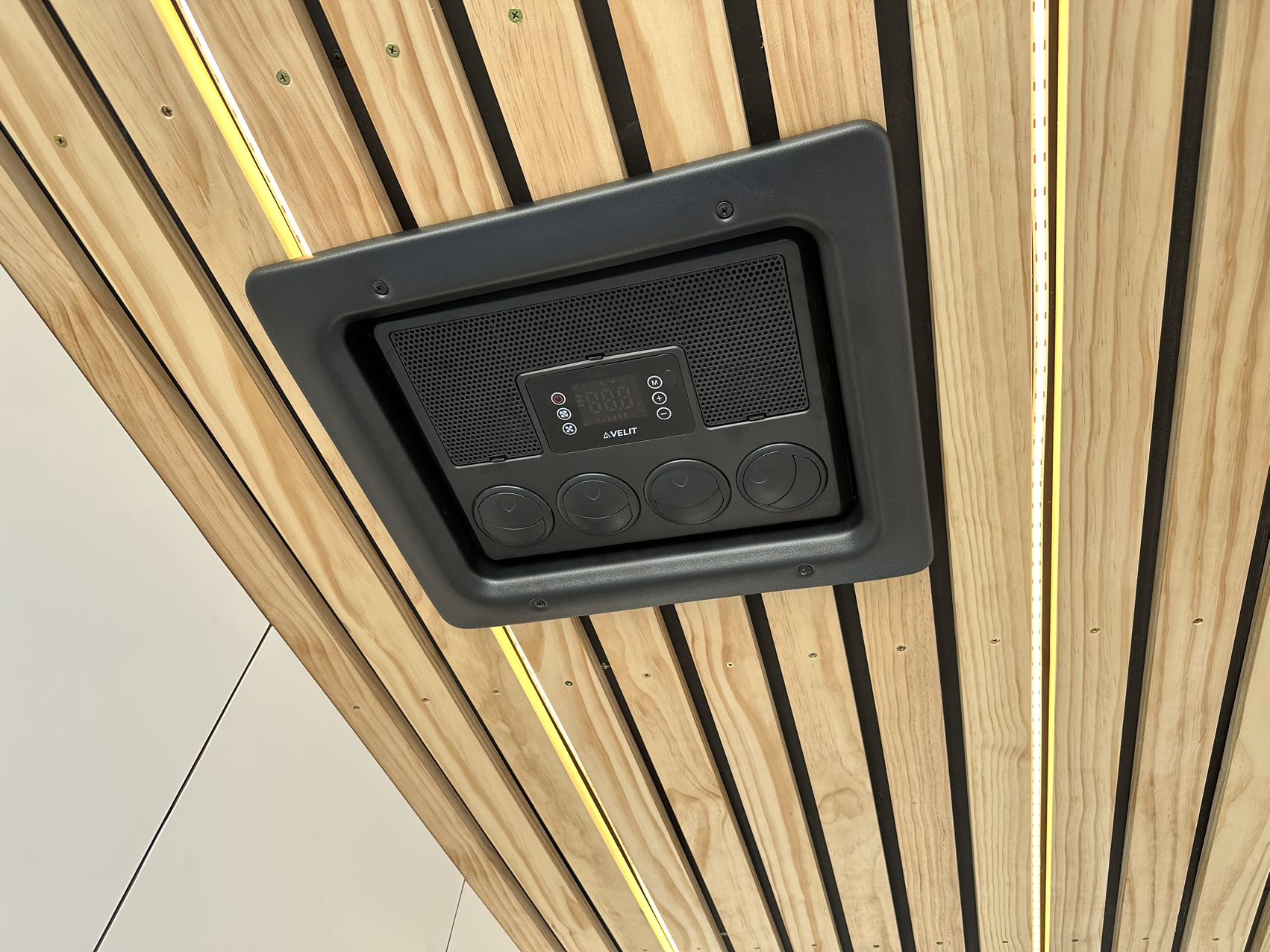 Interior of velit AC 2000r