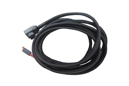 Close-up of EcoFlow battery connector on 48V air conditioner cable with bare wire ends