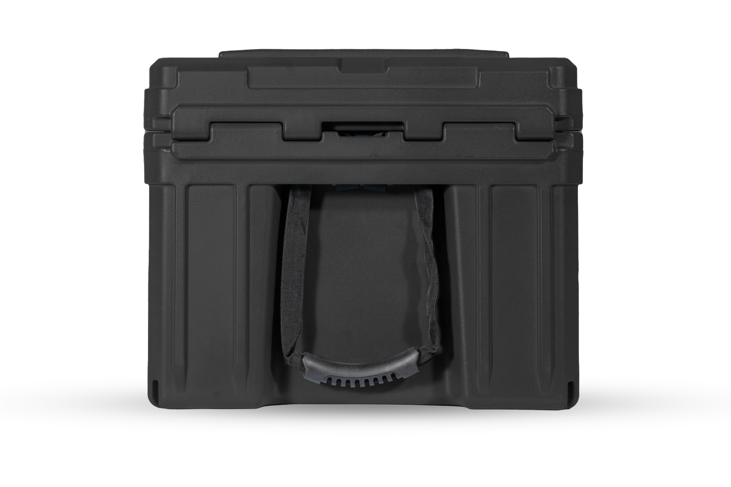 Side profile of the Roam 86L Case with reinforced corners and handle
 - black