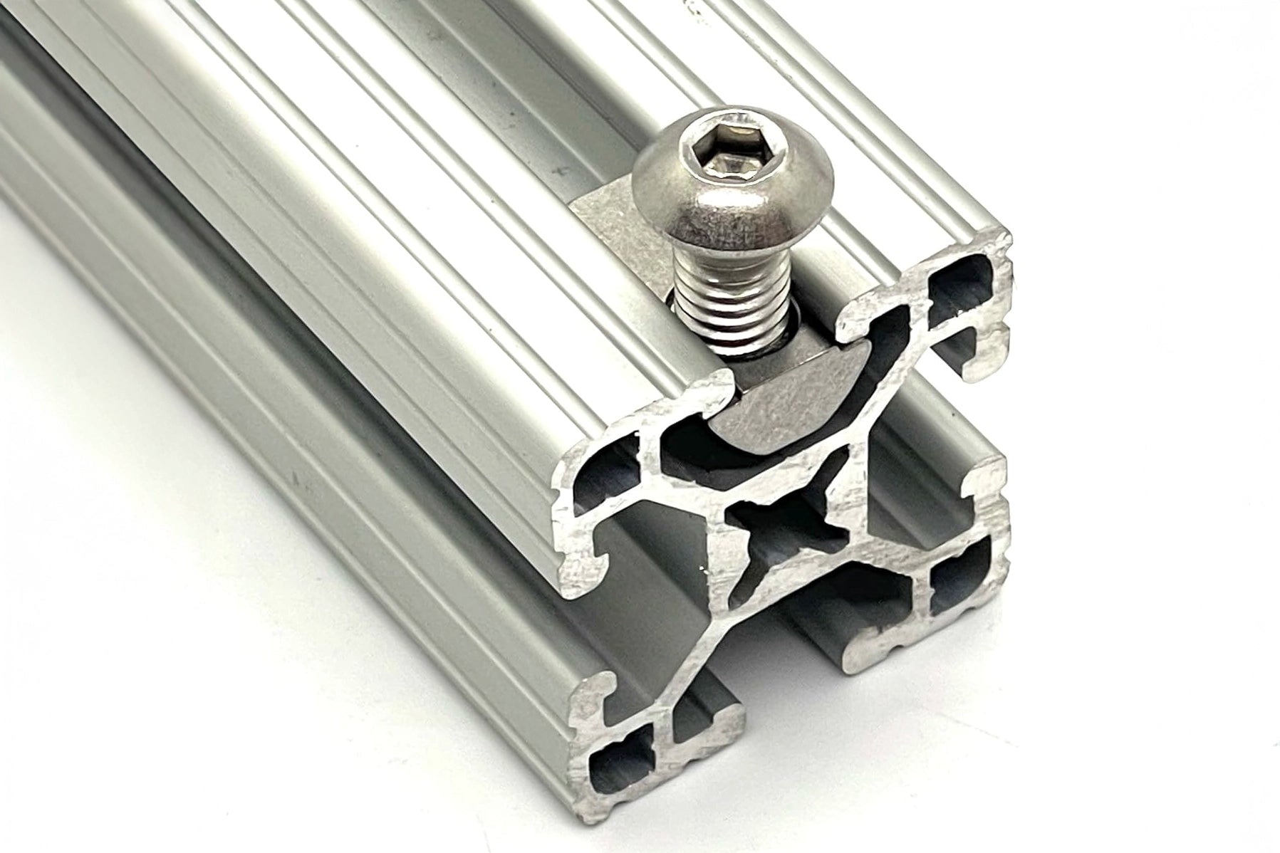 TNUT in aluminum extrusion with Bolt 