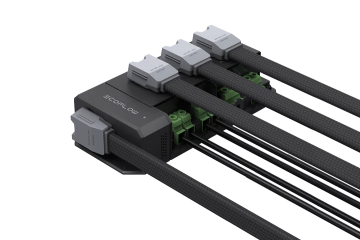 EcoFlow Power Dock fully connected with five LFP batteries via plug-and-play ports